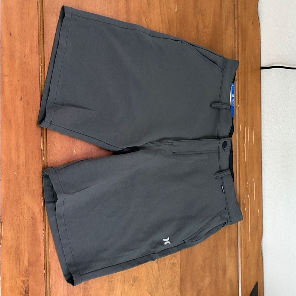 Hurley NWT Charcoal Casual Hybrid Walkshort Size 36 - Picture 2 of 13